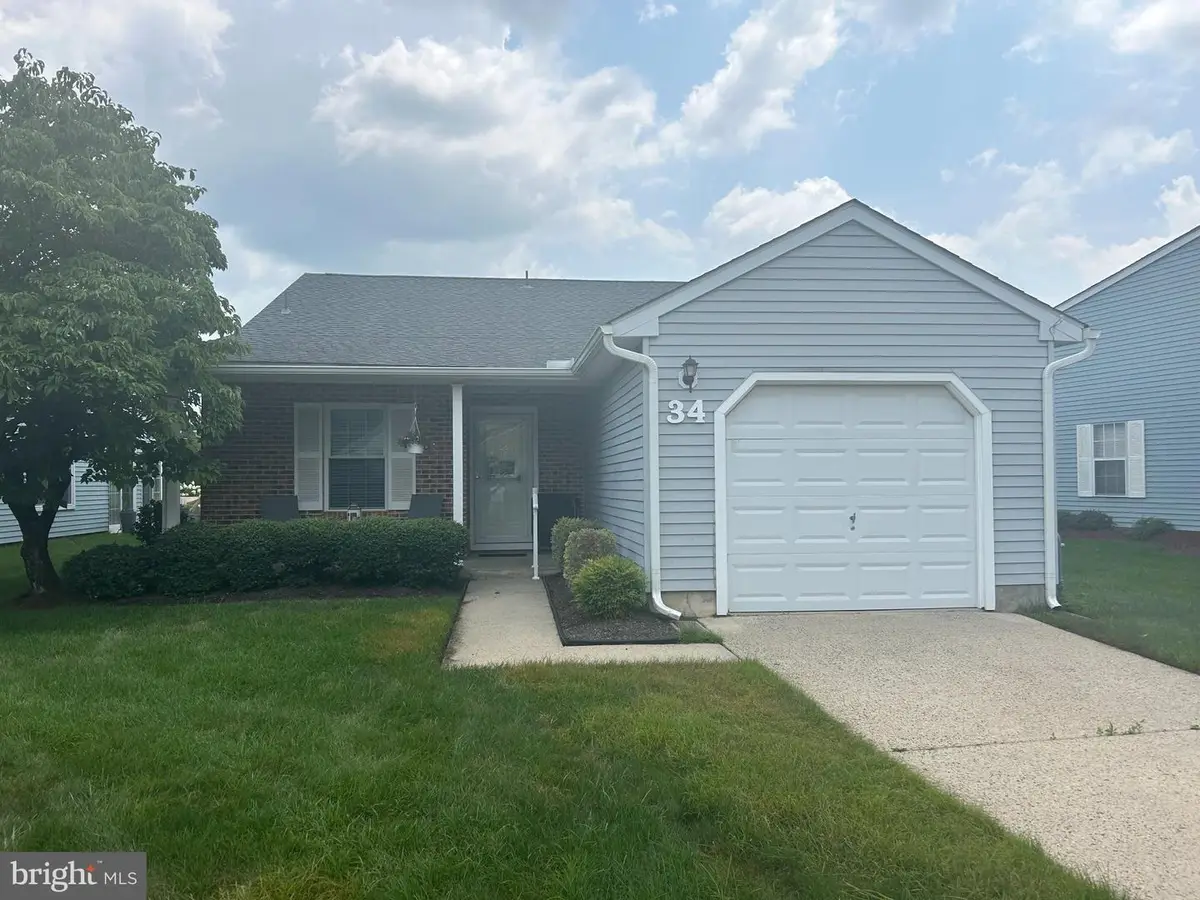34 Fairfax Dr, Mount Laurel, NJ 08054 - #1