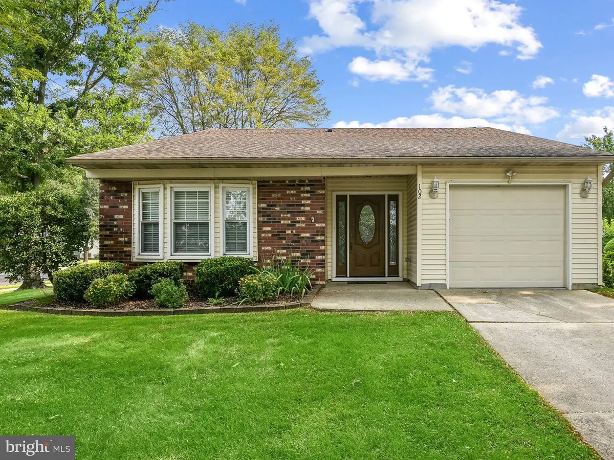 102 Deep Hollow Cir, Columbus, NJ 08022 - #1