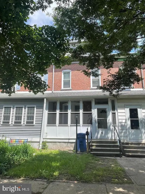 42 3rd Ave, ROEBLING, NJ 08554
