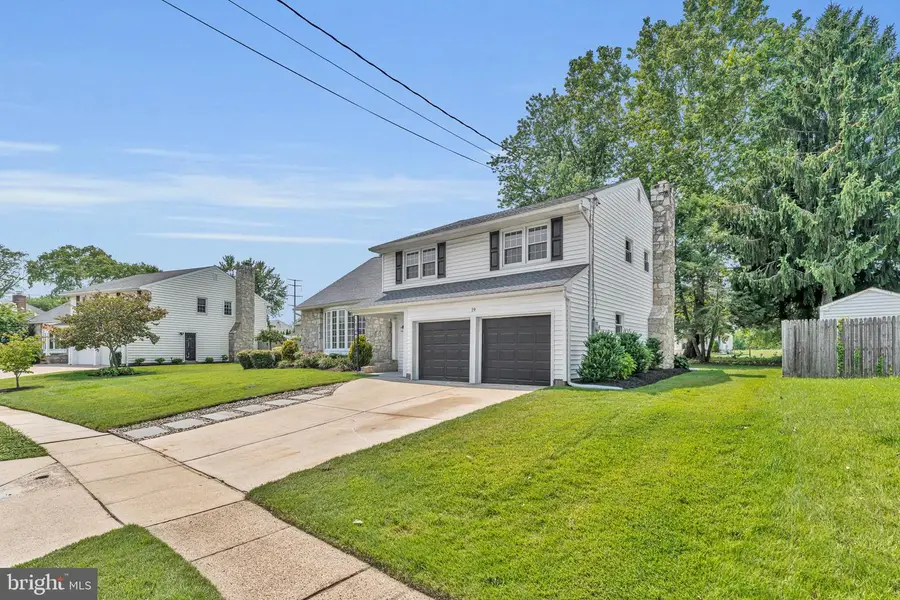 19 Kingsbridge Dr, Burlington, NJ 08016 - #2