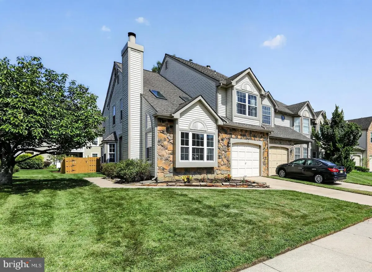 14 Sandhurst Dr, Mount Laurel, NJ 08054 - #1
