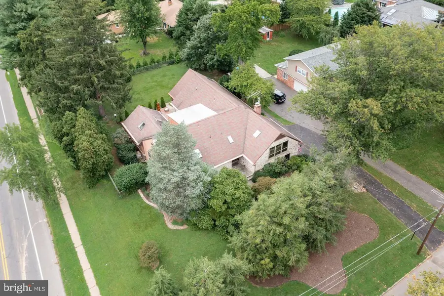 1 Buttonwood Ln, Cinnaminson, NJ 08077 - #2