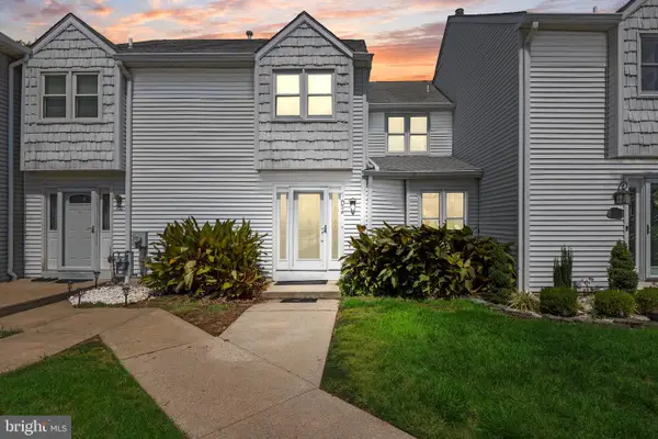 102 Suburban Blvd, DELRAN, NJ 08075
