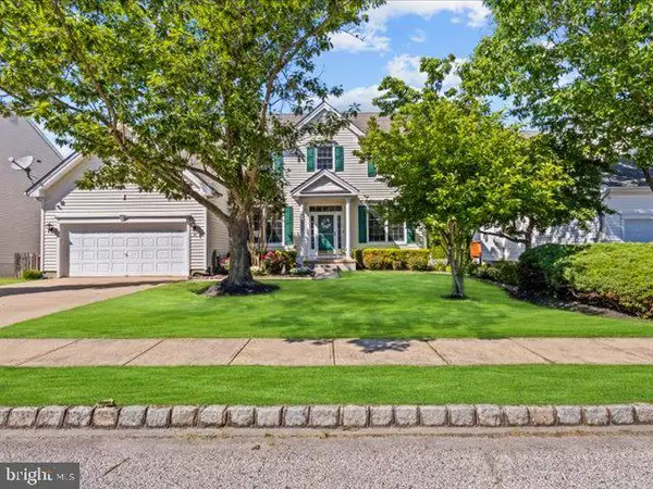 12 Whitford Dr, BURLINGTON, NJ 08016