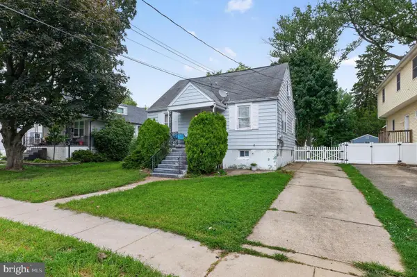 29 N Clinton Ave, MAPLE SHADE, NJ 08052