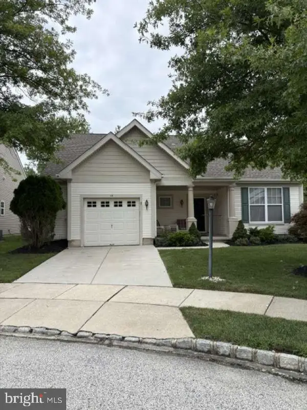 12 Iris Ct, MARLTON, NJ 08053