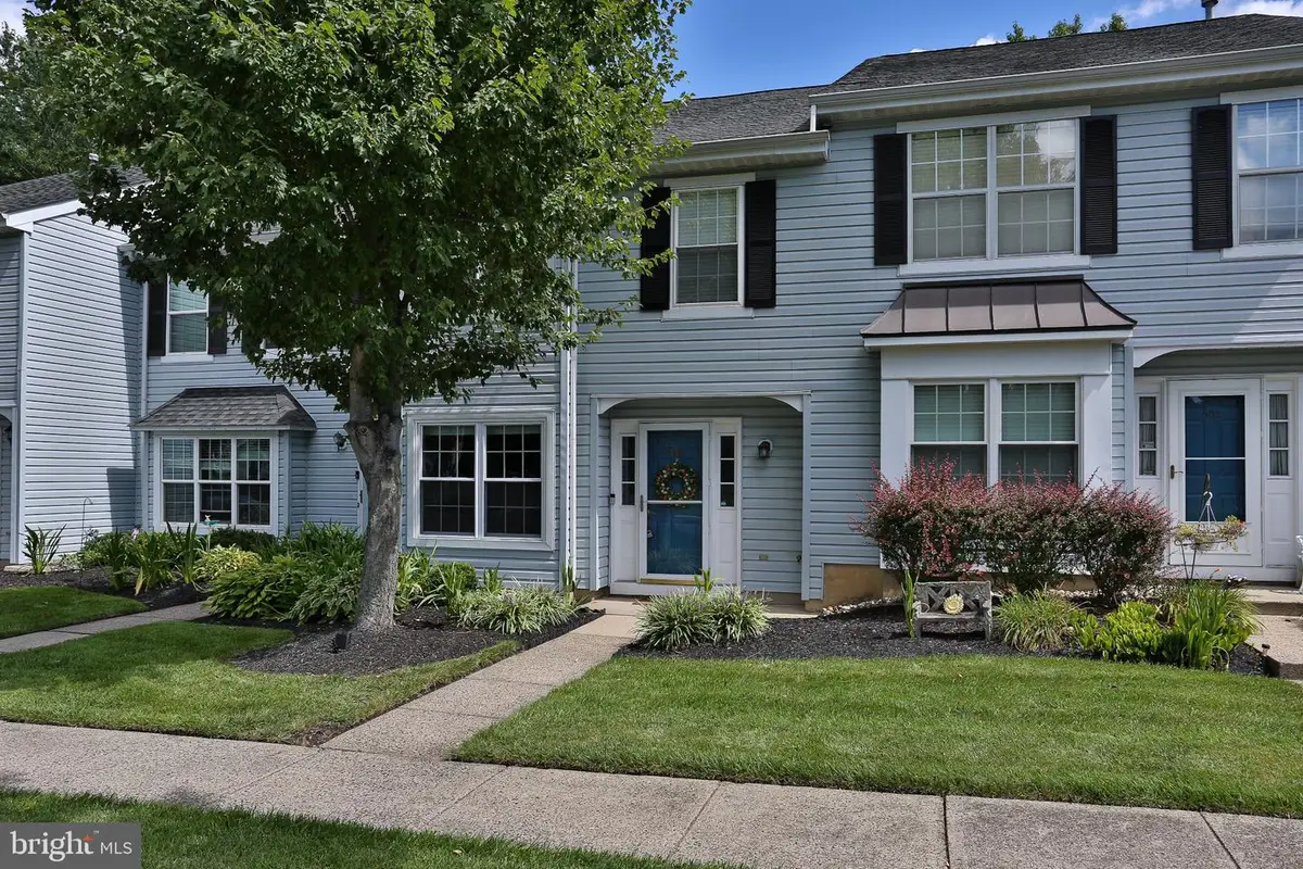 604 Lindsley Ct, Burlington, NJ 08016 - #1