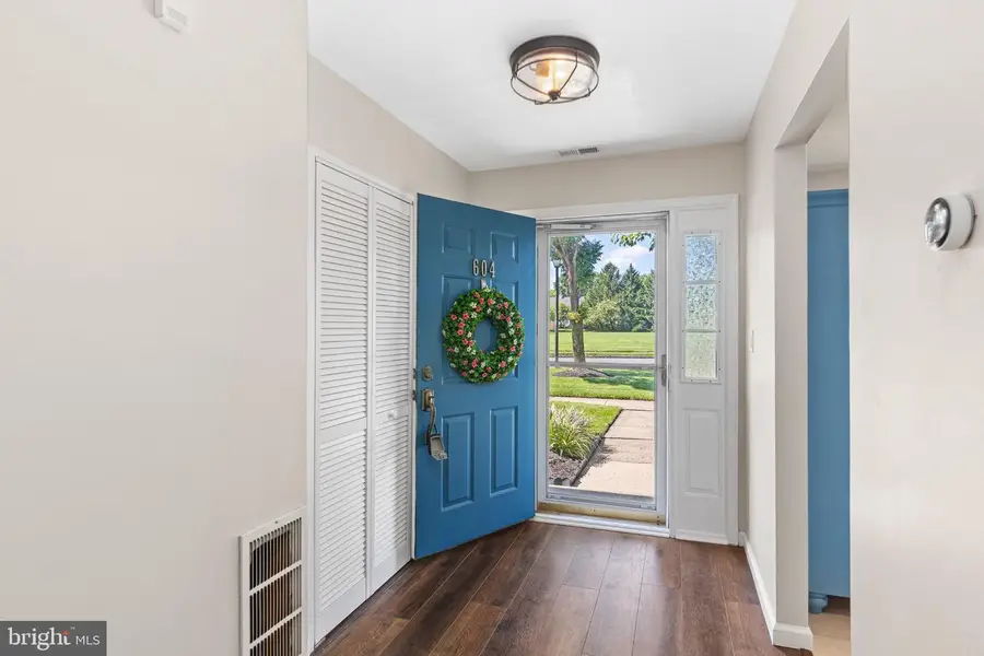 604 Lindsley Ct, Burlington, NJ 08016 - #3