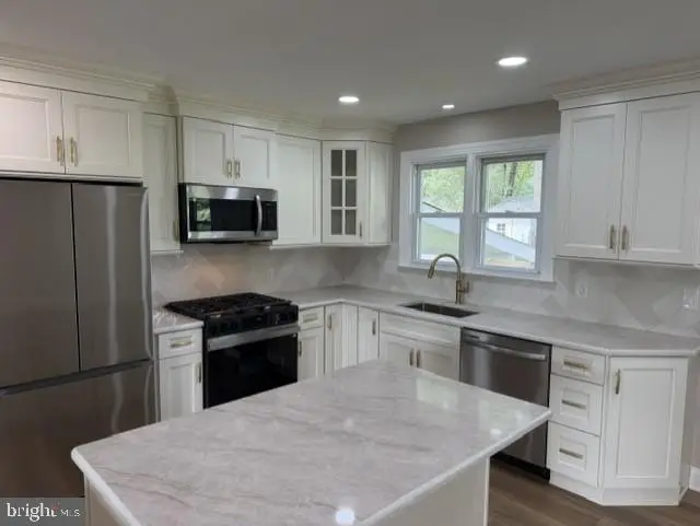 379 Boxwood Ln, Cinnaminson, NJ 08077 - #3