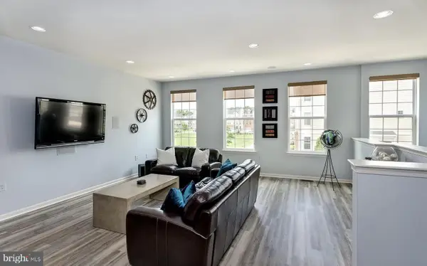 47 Riverwalk Blvd, BURLINGTON, NJ 08016