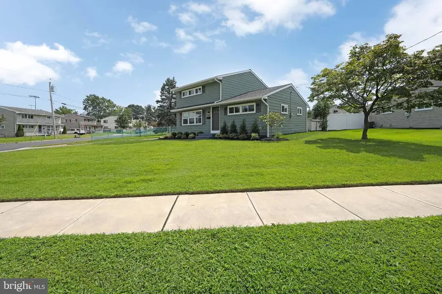 340 Collins Ln, Maple Shade, NJ 08052 - #2