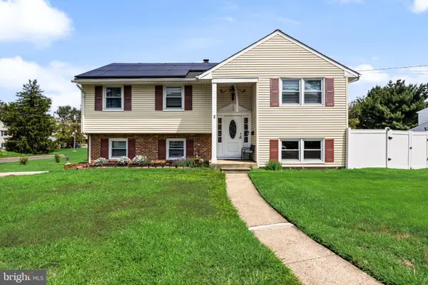 2 Florence Ave, MARLTON, NJ 08053