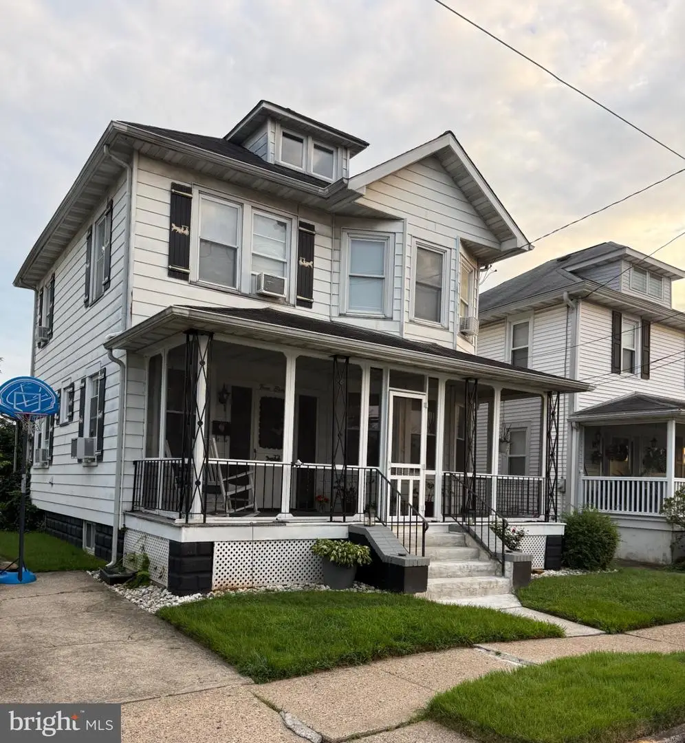 318 Conover St, Burlington, NJ 08016 - #1