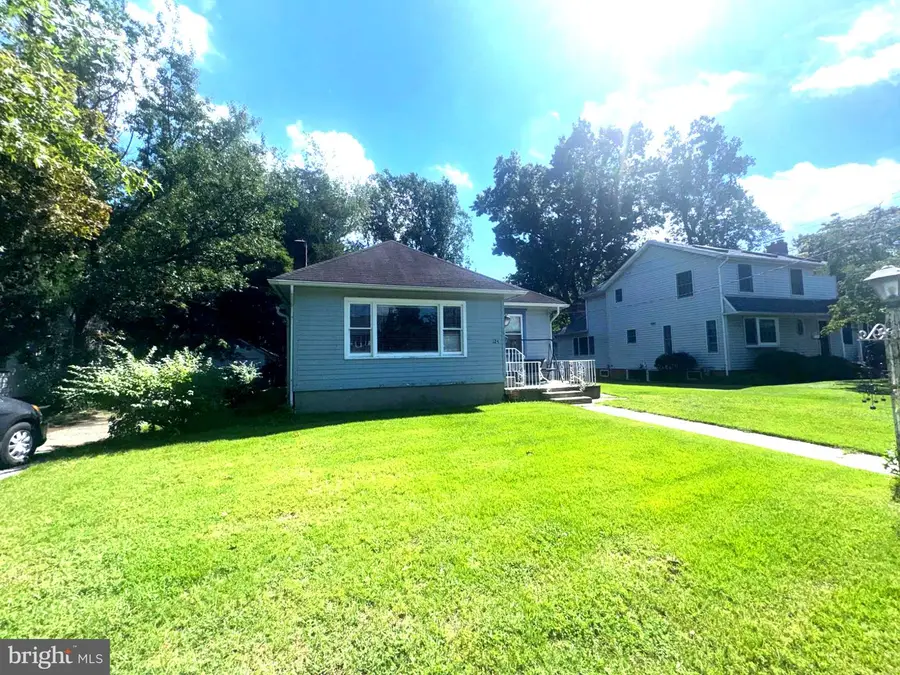 124 W Franklin Ave W, Edgewater Park, NJ 08010 - #3
