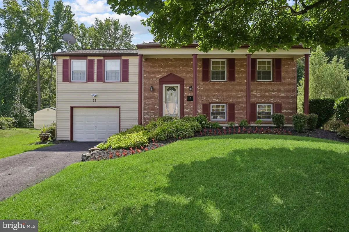 35 Northampton Dr, Willingboro, NJ 08046 - #1