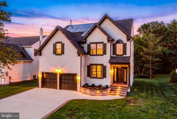 12 Wood View Dr, MOUNT LAUREL, NJ 08054
