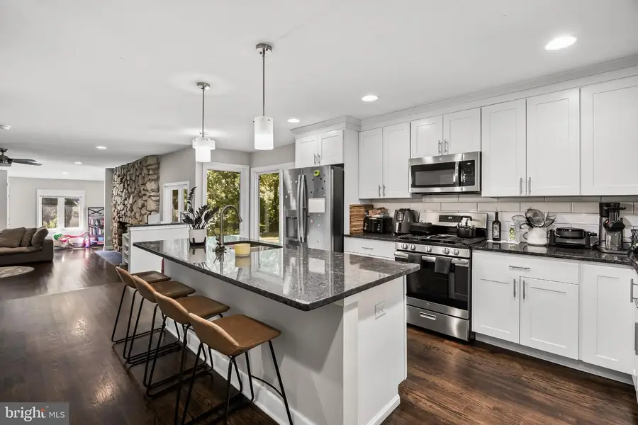 1 Bloomer Dr, Burlington, NJ 08016 - #3
