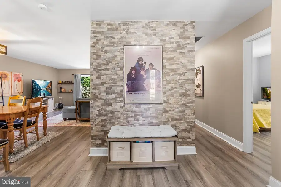 4 Tallwood Ct, Columbus, NJ 08022 - #3