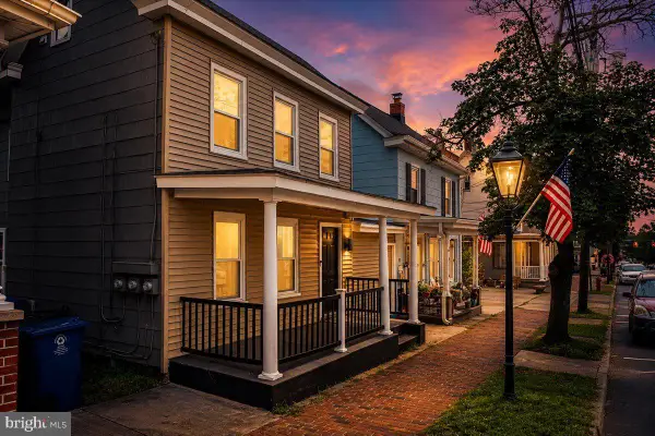 60 Hanover St, PEMBERTON, NJ 08068