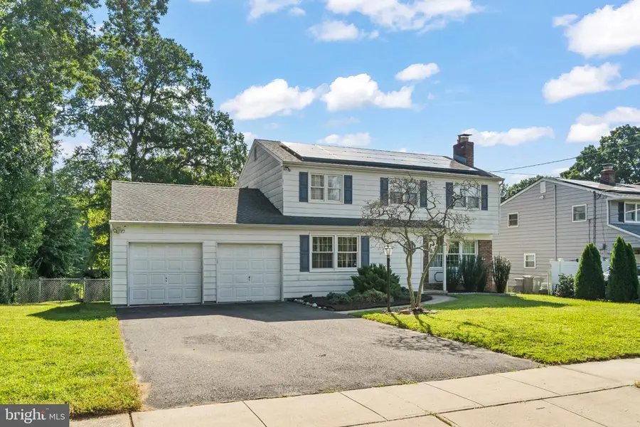 1 Longwood Dr, Burlington, NJ 08016 - #3
