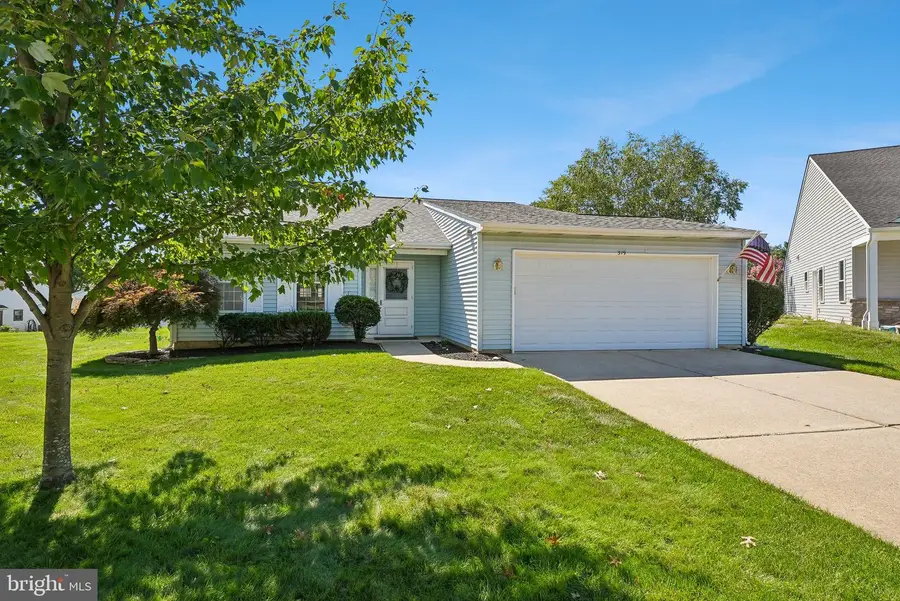 319 Wagon Wheel Cir, Columbus, NJ 08022 - #2