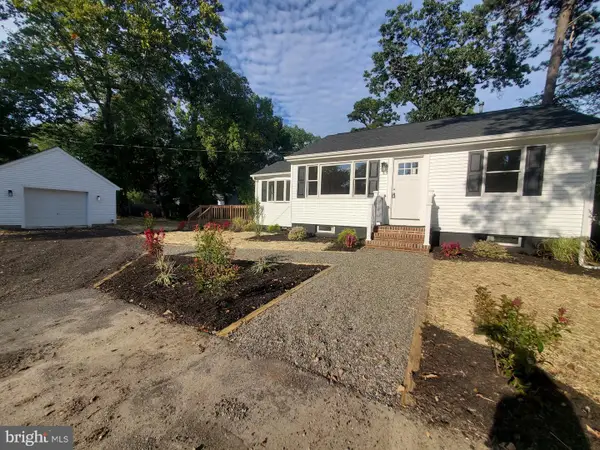 24 Larkspur St, BROWNS MILLS, NJ 08015