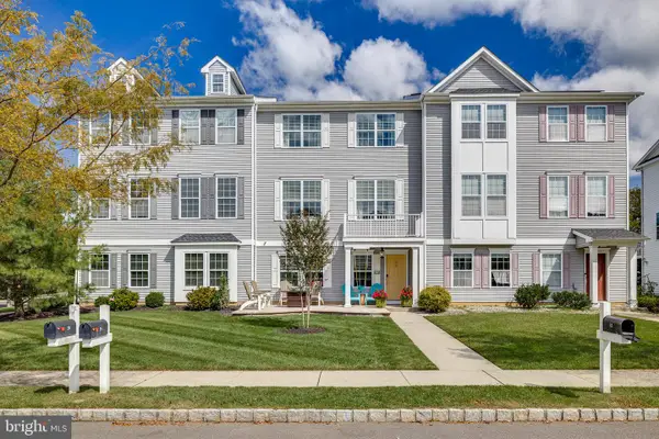30 Mountie Ln, CHESTERFIELD, NJ 08515