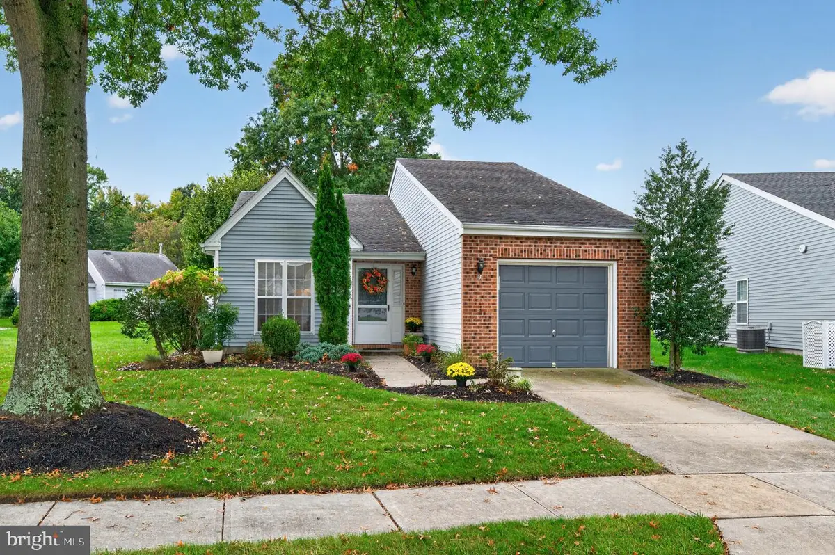 3 Buttonbush Ct, Mount Laurel, NJ 08054 - #1