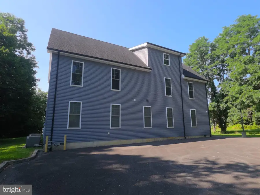 123 E Main St, Wrightstown, NJ 08562 - #3