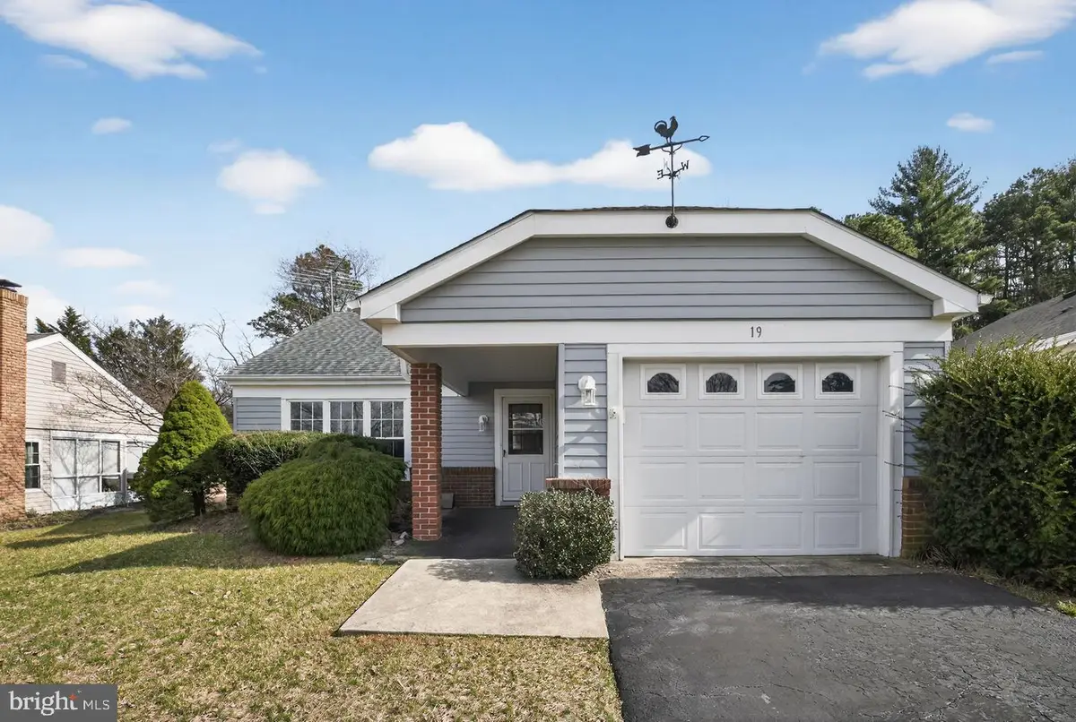 19 Stamford Pl, Leisuretowne, NJ 08088 - #1