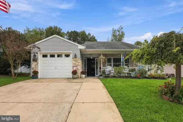 18 Buckingham Dr, SOUTHAMPTON, NJ 08088
