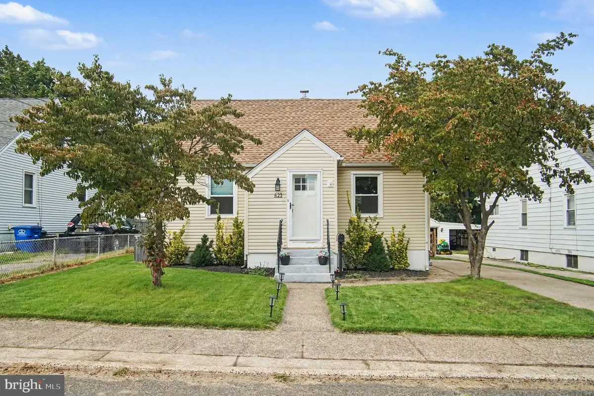 423 E Park Ave, Maple Shade, NJ 08052 - #1