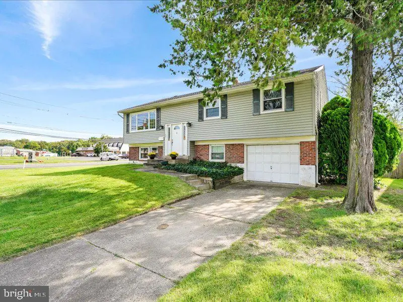 100 Heather Dr, Mount Laurel, NJ 08054 - #3