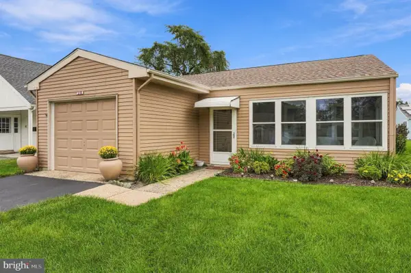 216 Huntington Dr, SOUTHAMPTON, NJ 08088