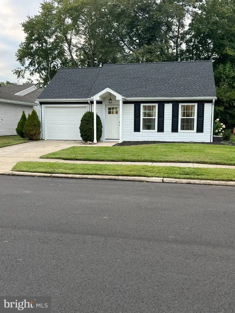 4 Heather Pl, Southampton, NJ 08088 - #2