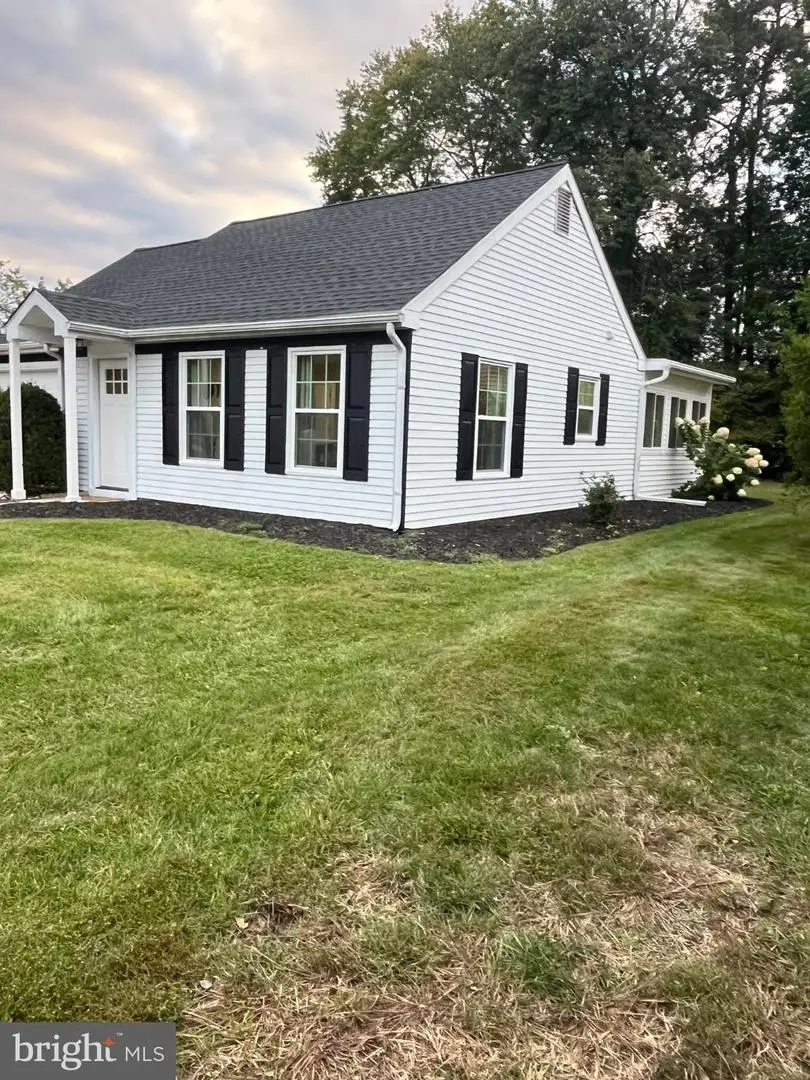 4 Heather Pl, Southampton, NJ 08088 - #3