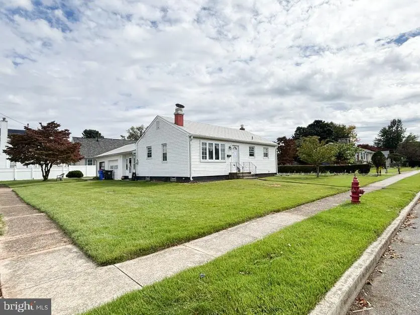 303 Pine St, Burlington, NJ 08016 - #2
