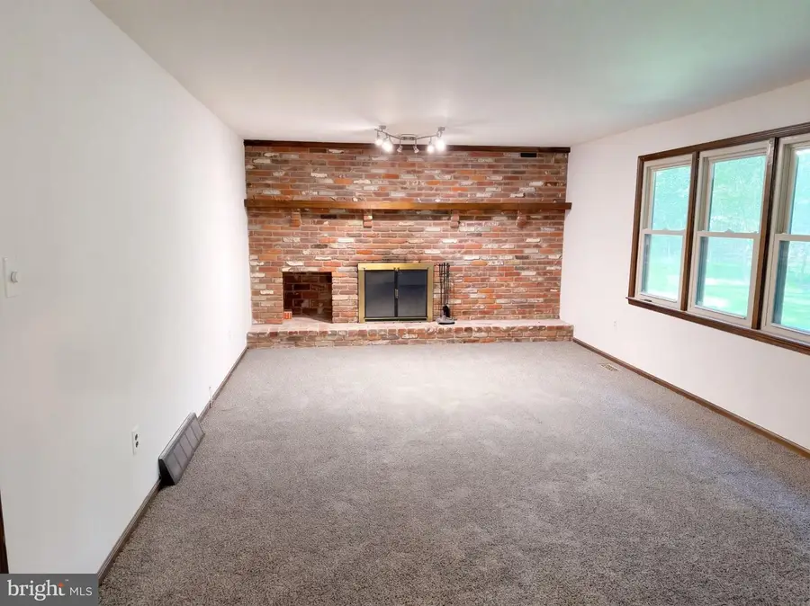 106 Yorktown Ct, Medford, NJ 08055 - #3