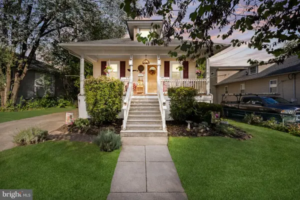111 S Pine Ave, MAPLE SHADE, NJ 08052