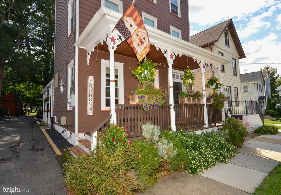 122 E Burlington St, Bordentown, NJ 08505 - #2