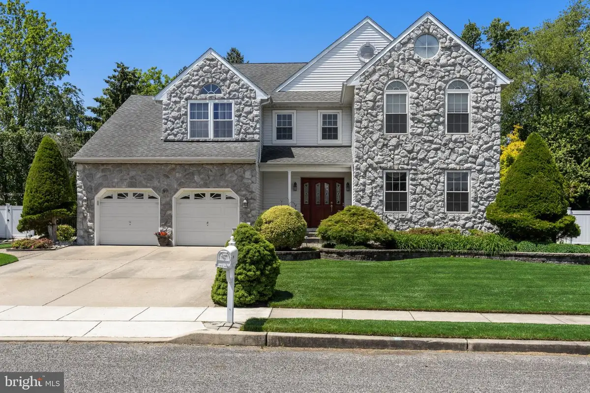 97 Jennifer Ln, Burlington, NJ 08016 - #1