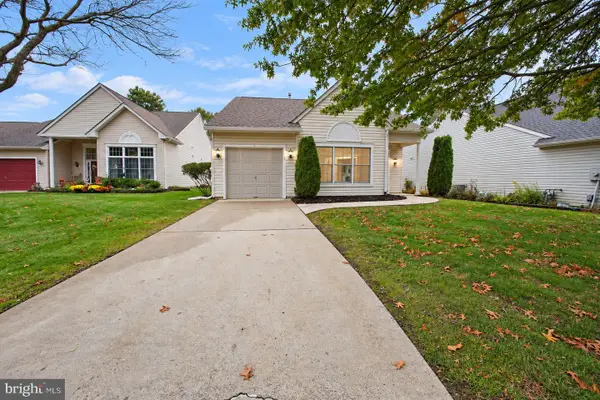 4 Parkview Cir, COLUMBUS, NJ 08022