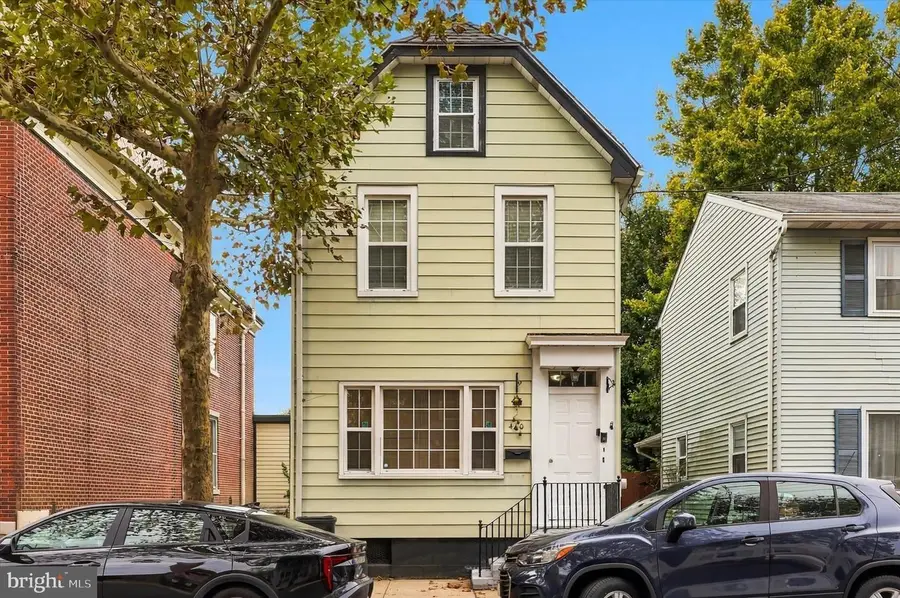 410 Farnsworth Ave, Bordentown, NJ 08505 - #3