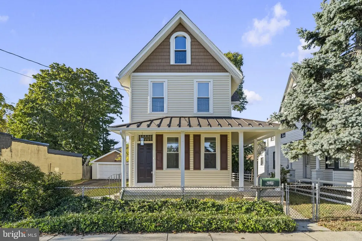 423 W Broad St, Palmyra, NJ 08065 - #1