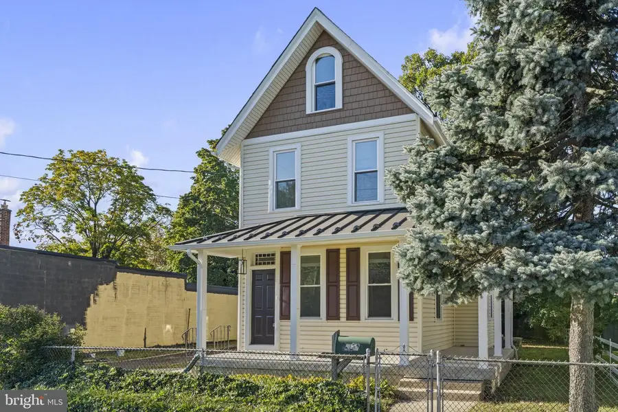 423 W Broad St, Palmyra, NJ 08065 - #3