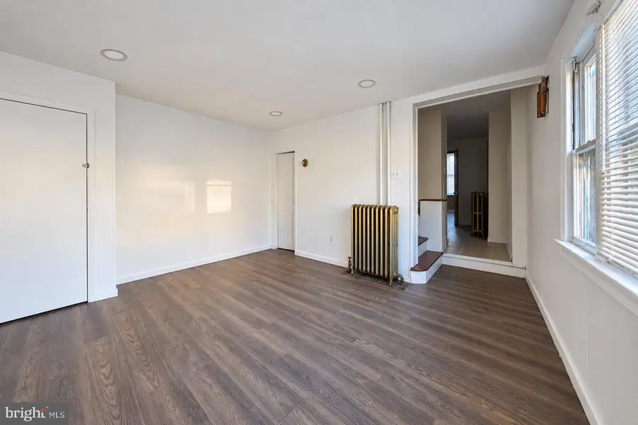 46 E Union St, Burlington, NJ 08016 - #3