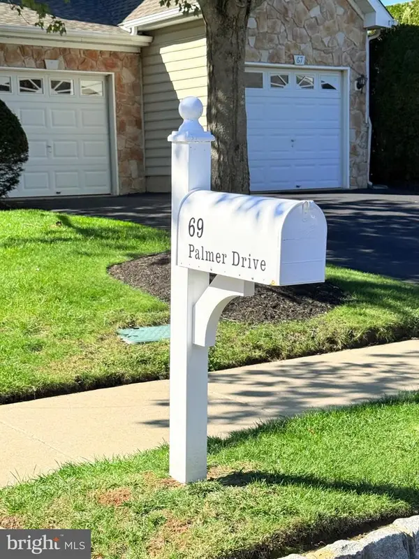 69 Palmer Dr, MOORESTOWN, NJ 08057