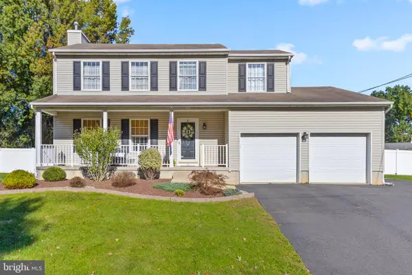 31 W Constitution Dr, BORDENTOWN, NJ 08505