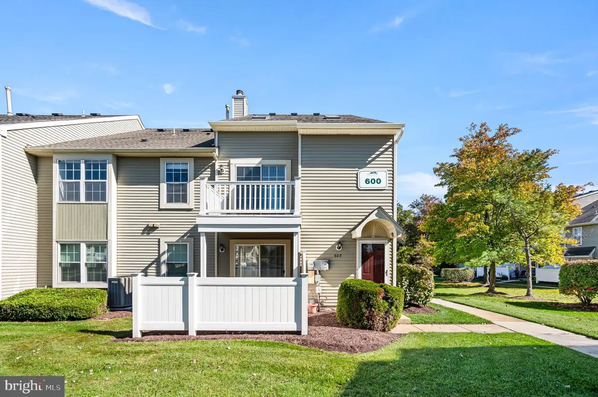 608 Trescott Pl, Mount Laurel, NJ 08054 - #1