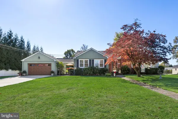 546 S Forklanding Rd, MAPLE SHADE, NJ 08052